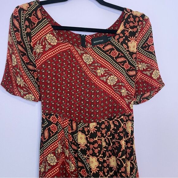 MinkPink Mini Dress Short Sleeve Boho Red Black Floral Patchwork Size Small - Picture 2 of 8